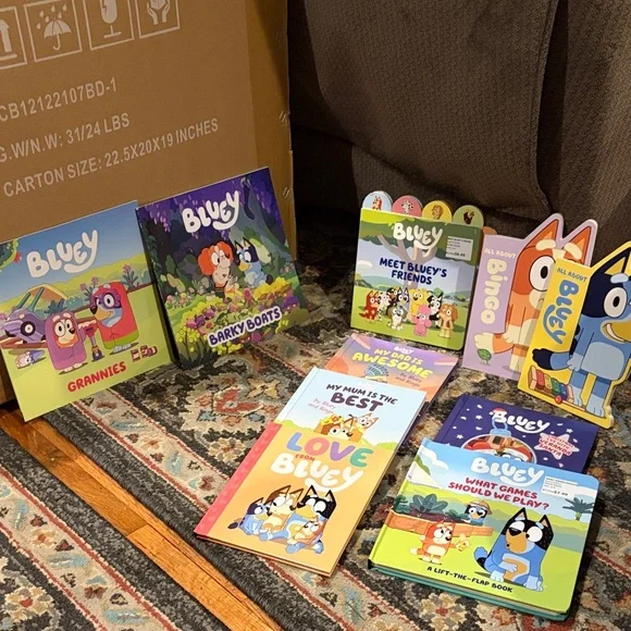 Bluey Plush Toy Collection with doll house - Picture 7 of 8